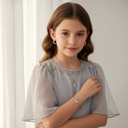 طقم أطفال بتصميم ناعم باللون الفضي