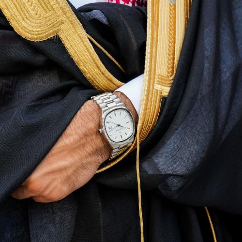 ساعة رجالية بسير ستيل وميناء أبيض وإطار مربع - إطل...