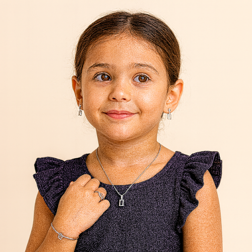 طقم أطفال بتصميم ناعم باللون الفضي