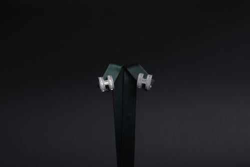 حلق من الفضة الخالصة عيار 925