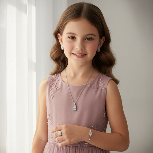 طقم أطفال بتصميم ناعم باللون الفضي