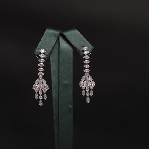 طقم نسائي فاخر مرصع بفصوص الزيركون