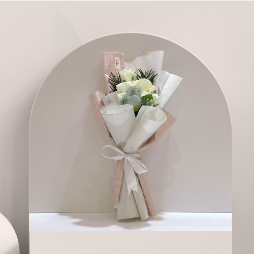 ورق تغليف للورد والهدايا - 12 قطعة