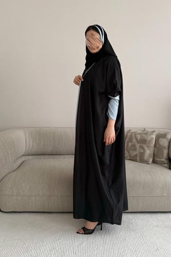 عباية كلوش قماش إنترنت كوري أسود بأكمام تيفاني/سما...