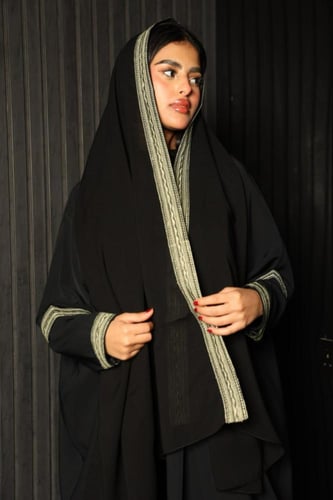 ربع بشت بتطريز لونين + طرحة | A37