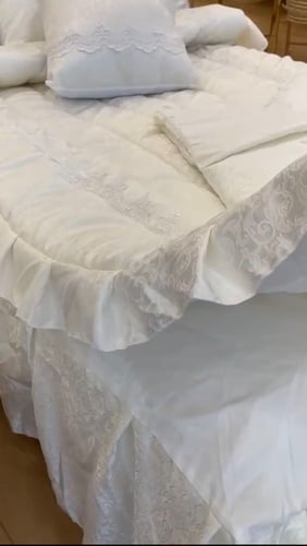 طقم مفرش نفاس مع سرير البيبي