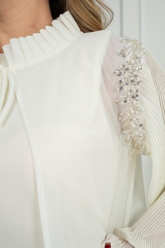 روب استقبال ناعم بتطريز لؤلؤ وكريستال - سكري