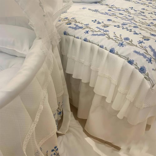 طقم مفرش نفاس مع سرير البيبي مطرز