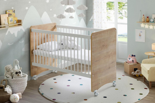 سرير اطفال جانب الام