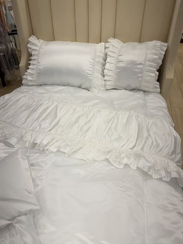 طقم مفرش نفاس مع سرير البيبي