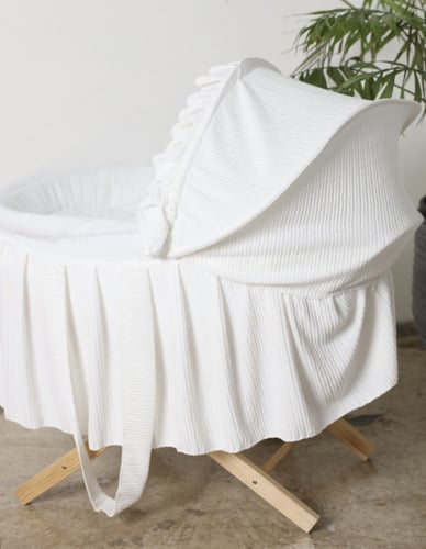 سرير أطفال حديث الولاده+ شامل القاعده