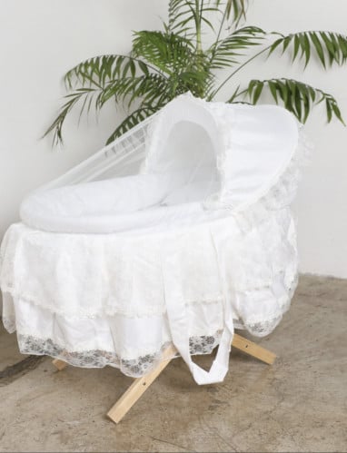 سرير أطفال دانتيل شامل القاعده