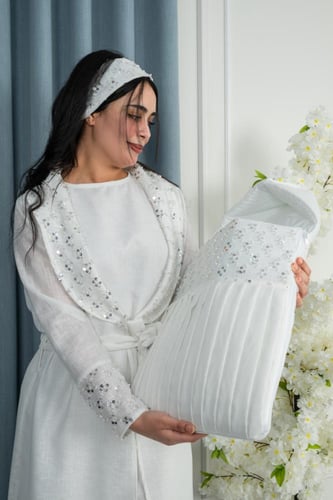 طقم سابع روب نفاس + مدس طفل+ لبس