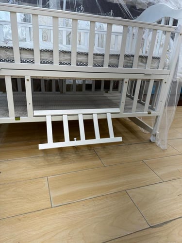 سرير اطفال شامل الرتبه والناموسيه