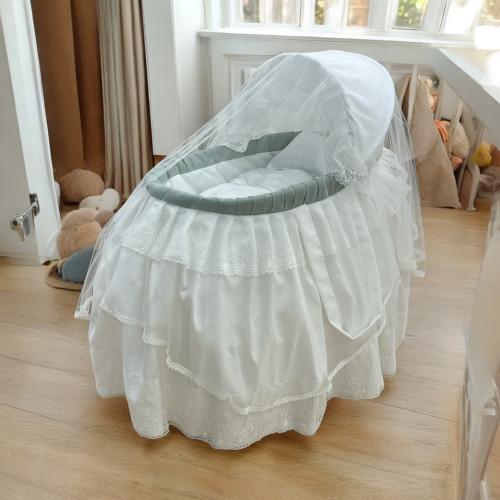 سرير استقبال بيبي تصميم انيق