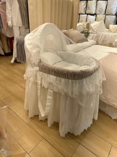 طقم مفرش نفاس مع سرير البيبي تفته