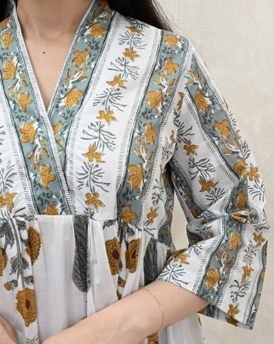 ثوب غدير الشريوفي