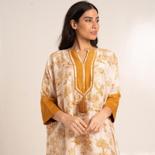 ثوب الكهرمان