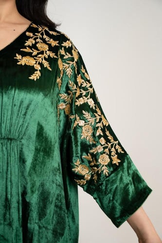 ثوب أوراق الصنوبر