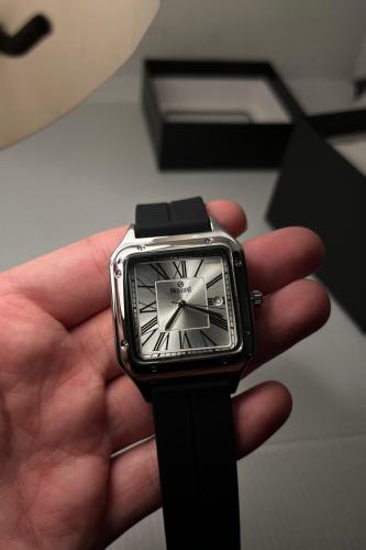 فضي ربر أسود