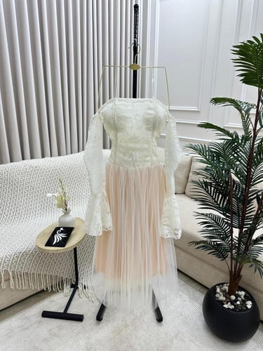 فستان امنيه