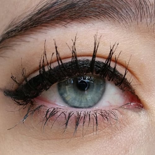 قلم تحديد العين سائل ضد الماء - ايسنس