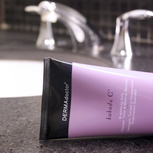 منظف وتونر ومزيل مكياج كاكادو سي - ديرما دكتور