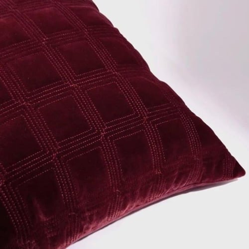 غطاء وسادة عنابي