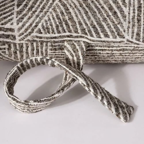 غطاء وسادة مميز باللون البني والابيض