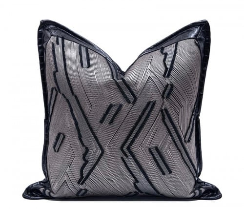 غطاء وسادة اسود بحواف جلدية