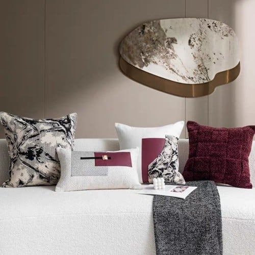 مجموعة اغطية وسائد وكوشنز عنابي ، اوف وايت واسود