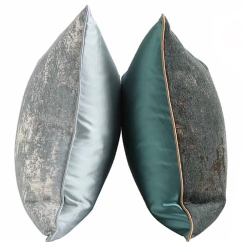 غطاء وسادة فضي وسماوي