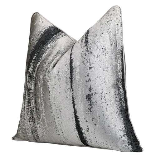 غطاء وسادة رمادي فضي