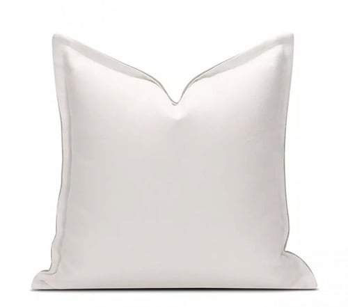 غطاء خدادية أبيض بحواف بيج أنيقة