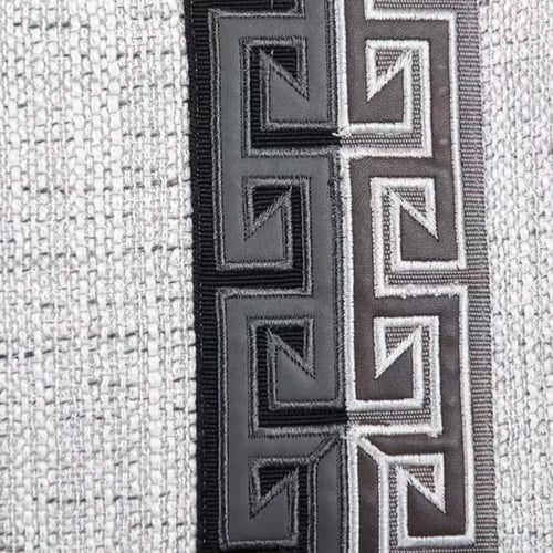 غطاء وسادة رمادي بتطريز روماني