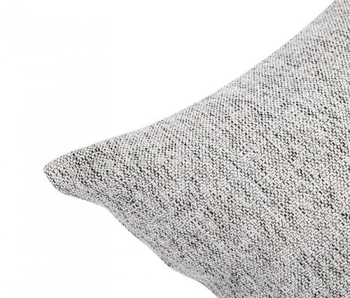 غطاء وسادة جلد بني وقماش رمادي