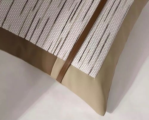 غطاء وسادة مودرن بدرجات البيج والبني