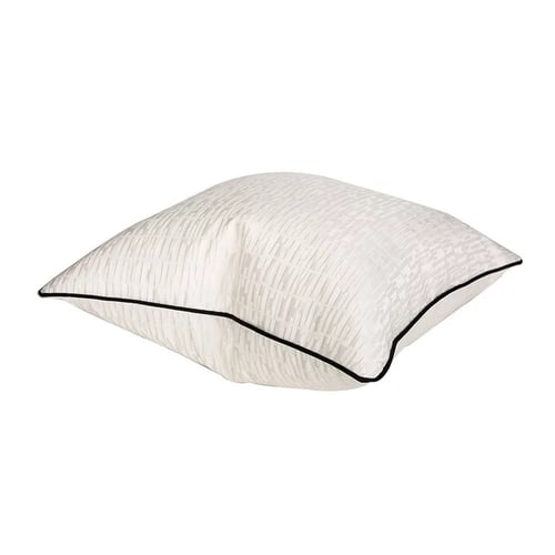 غطاء وسادة أبيض بحواف سوداء