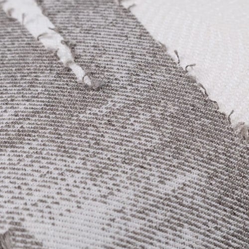 غطاء وساده رمادي وبيج