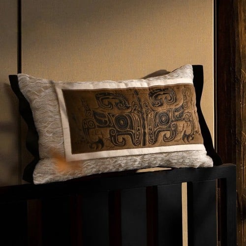 غطاء خدادية بني بتطريز مميز