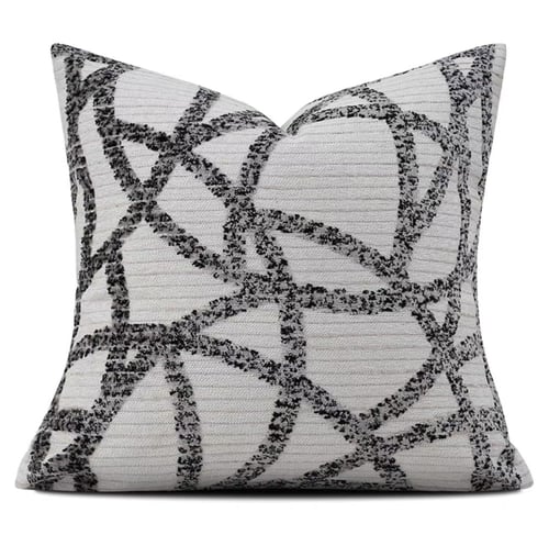 مجموعة أغطية خداديات عنابي اسود وابيض