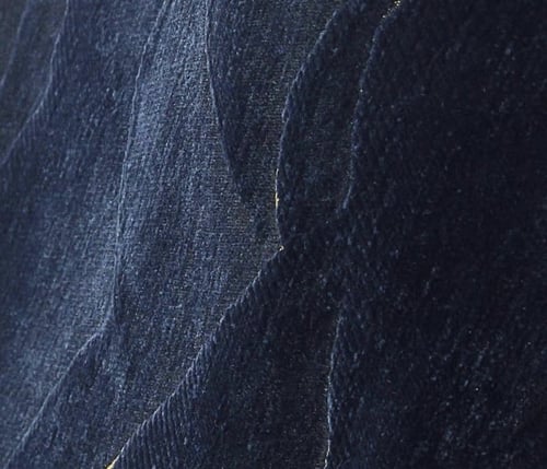 غطاء وسادة ازرق بقصه متموجه