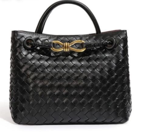 انديامو | اسود