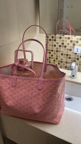 Goyard pink medium