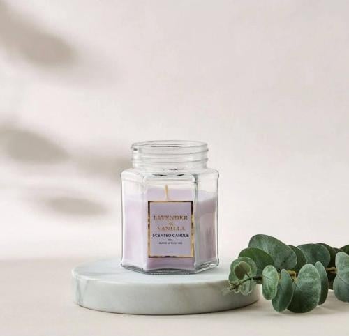 شمعه معطره برائحة اللافندر والفانيلا