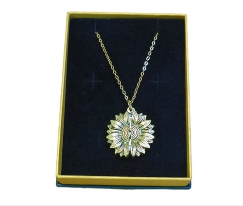 سلس اللون برونزي مع عباره مسجله