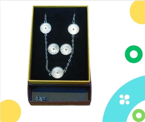 سلس اللون ذهبي مع خاتم مع حلق