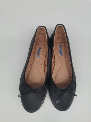 جزمه نسائيه اللون أسود