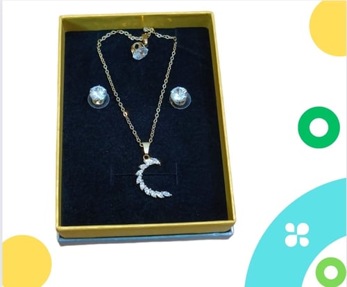 سلس اللون ذهبي بشكل جديد مع كريستال مع حلق