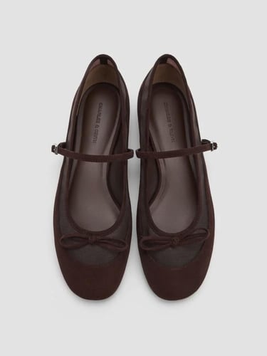 تشارلز اند كيث ٣٨